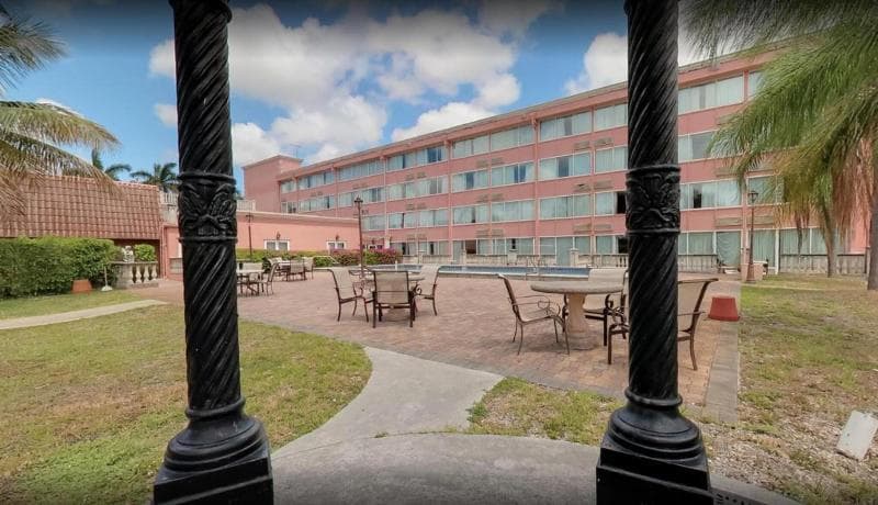 Miami Garden Inn Suites (Adults Only) 2