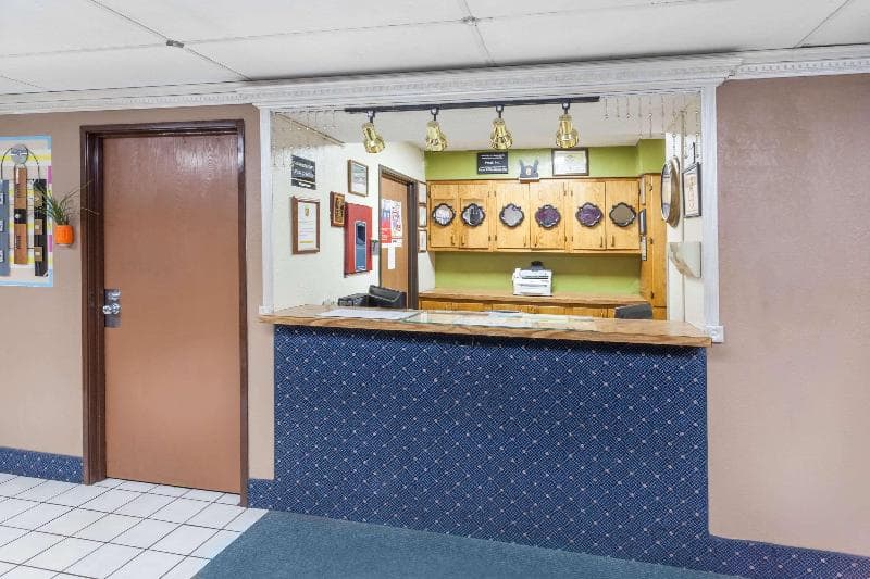 Super 8 By Wyndham Merrillville 5