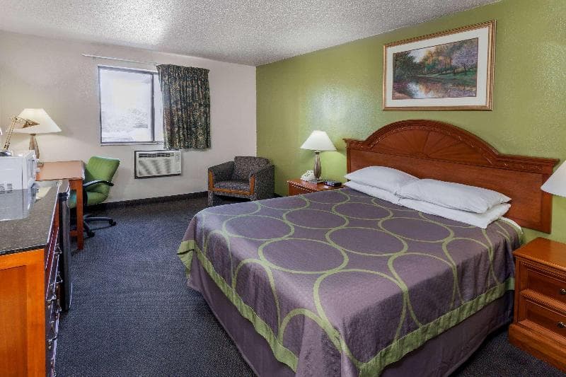 Super 8 By Wyndham Merrillville 3