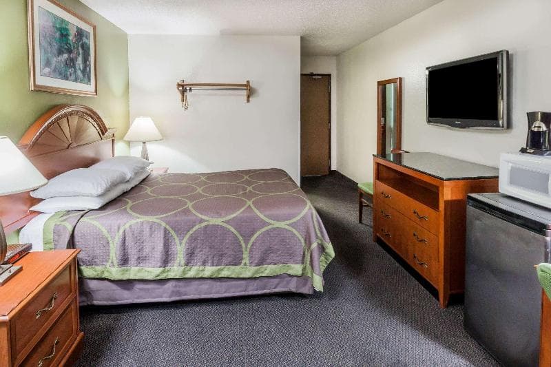 Super 8 By Wyndham Merrillville 4