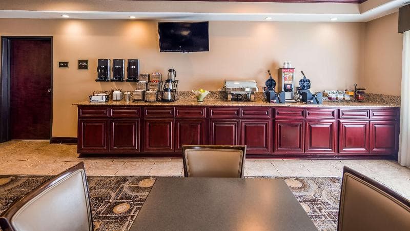 Best Western Plus Chalmette Hotel 3