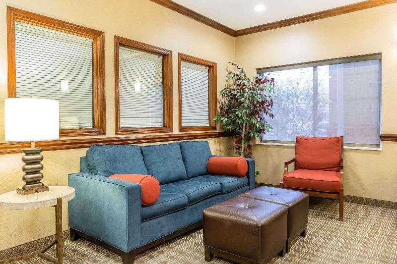 Comfort Inn & Suites East Moline Near I-80 4