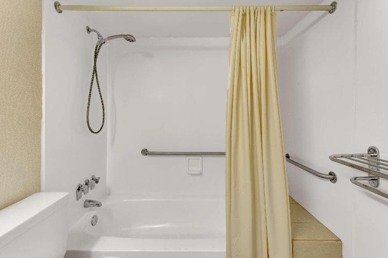 Ramada by Wyndham Baltimore West 5