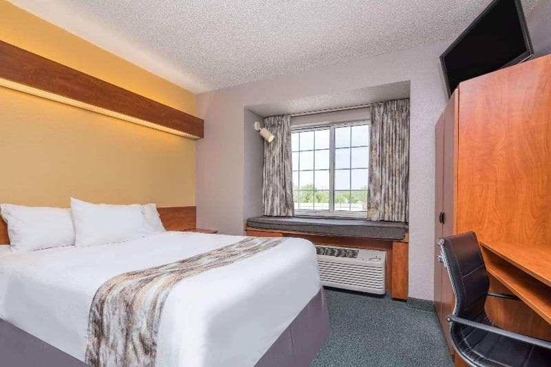 Microtel Inn & Suites By Wyndham New Ulm photo 1