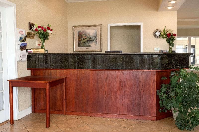 Ramada by Wyndham Moses Lake 5