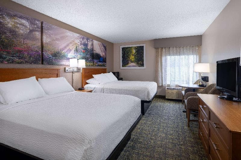Days Inn & Suites by Wyndham Madison 4