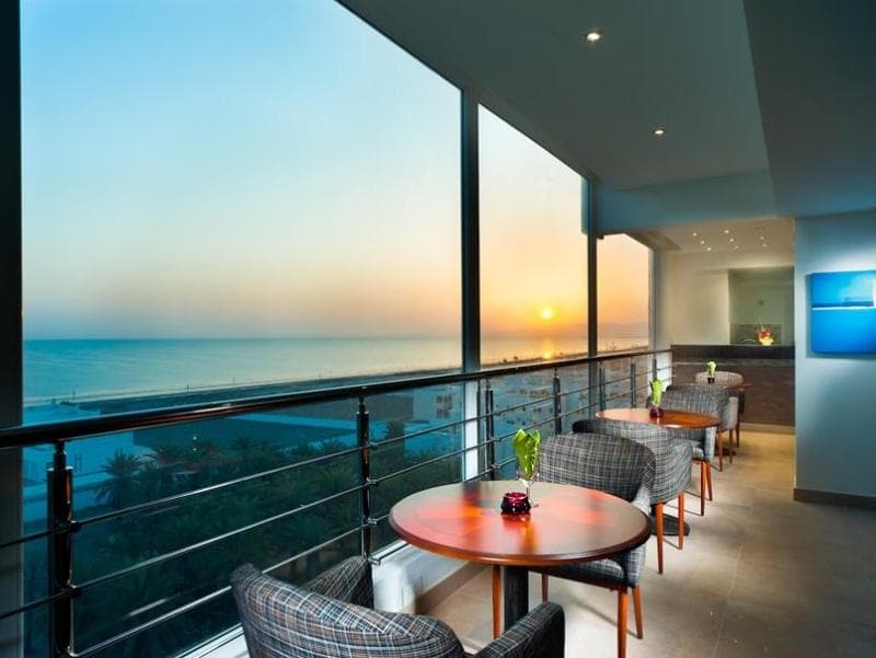 Al Hail Waves Hotel Managed By Centara photo 1
