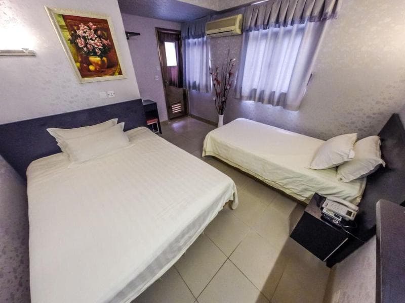 Hou Kong Hotel 4