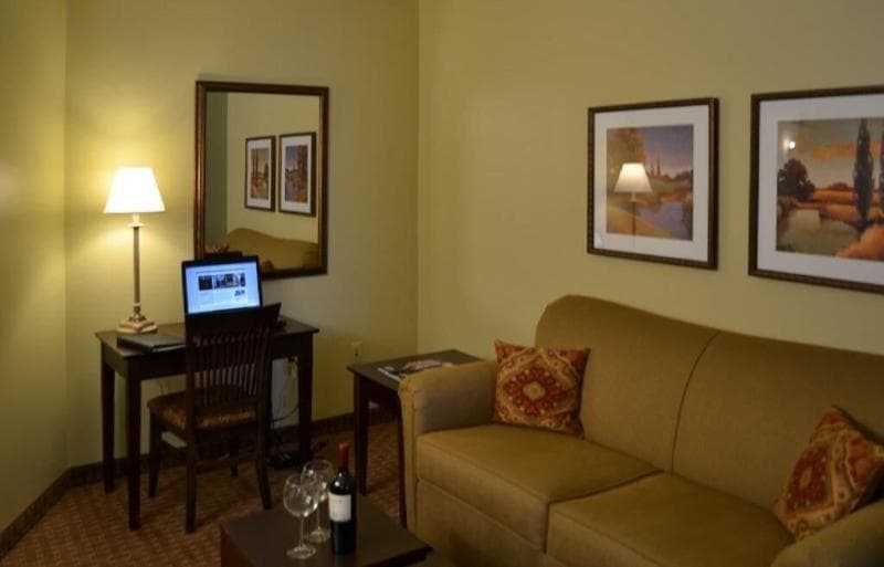 Euro-Suites Hotel 5