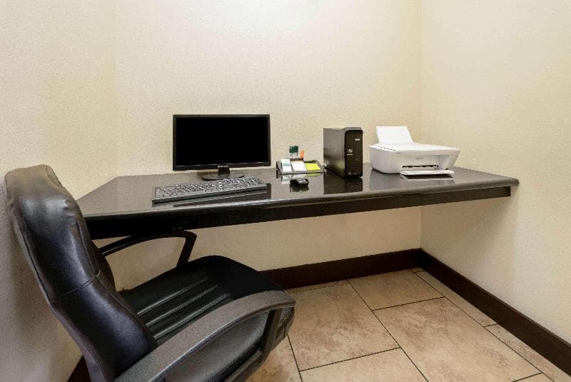 La Quinta Inn & Suites by Wyndham Morgan City photo 1