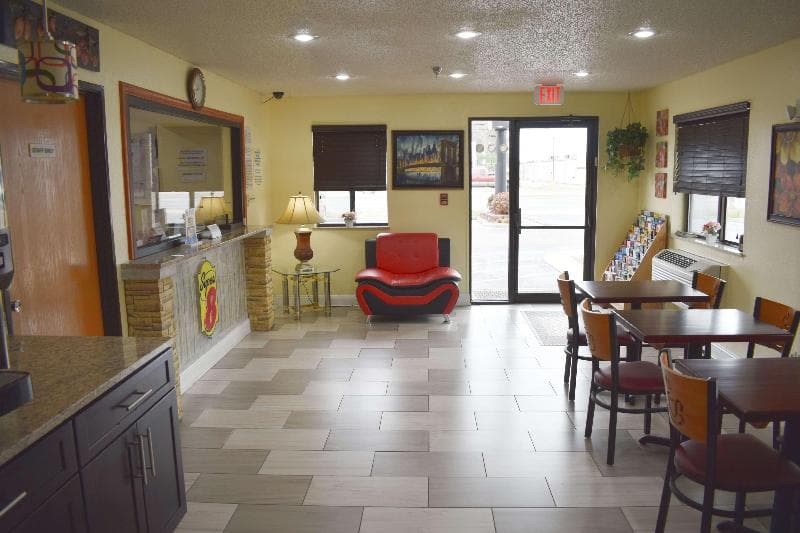 Super 8 By Wyndham Newport News/Jefferson Avenue 3