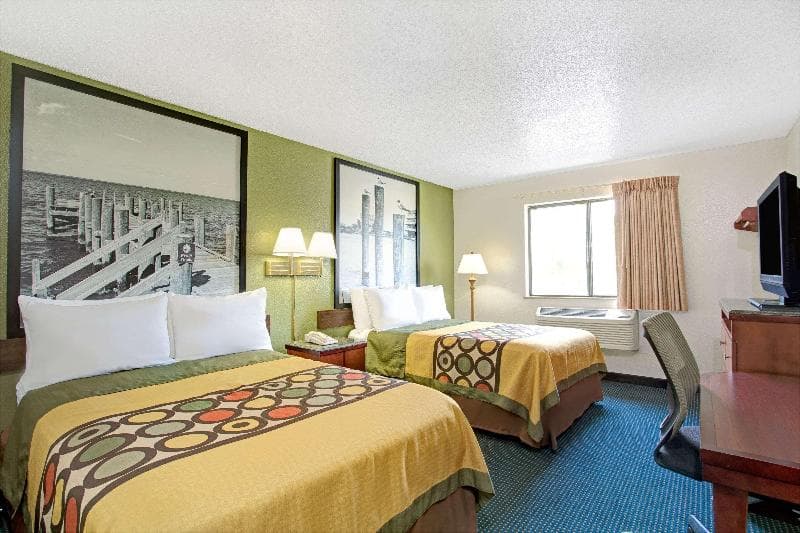 Super 8 By Wyndham Newport News/Jefferson Avenue 2