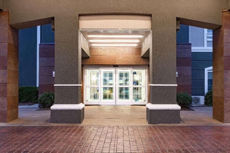 La Quinta Inn & Suites by Wyndham Norfolk Airport 4
