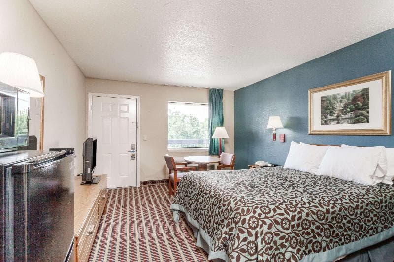 Days Inn By Wyndham Nashville N Opryland photo 1
