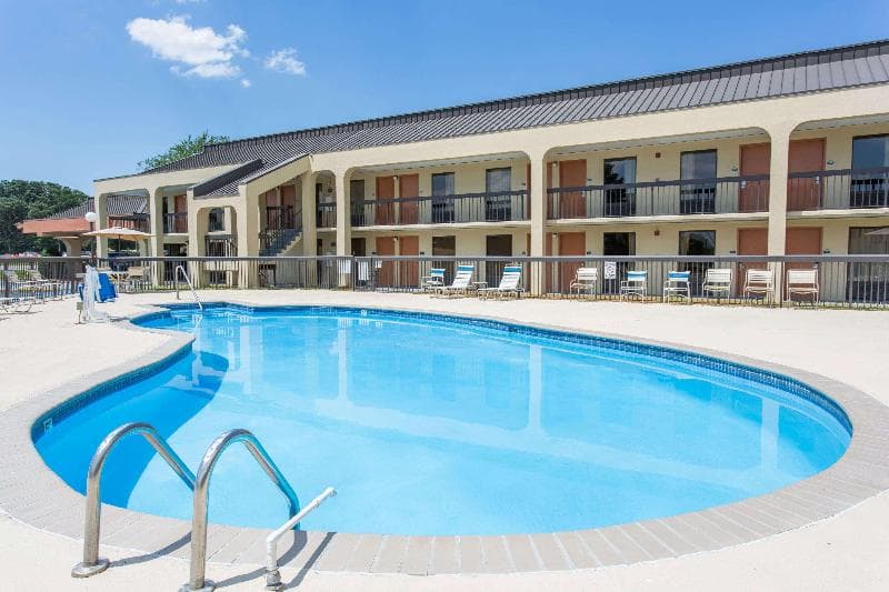 Days Inn by Wyndham Norfolk Airport 5