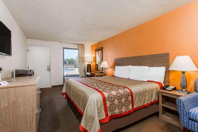 Days Inn by Wyndham Norfolk Airport 3