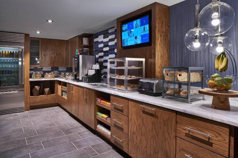 Delta Hotels By Marriott Norfolk Airport 5