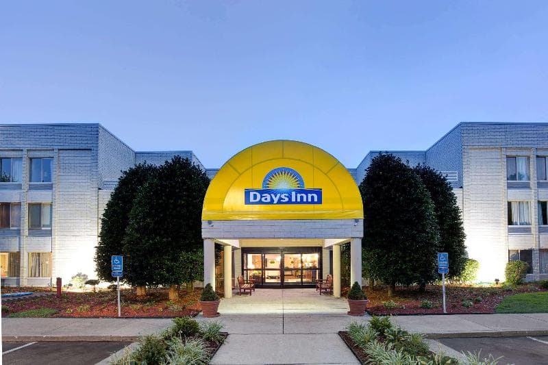 Days Inn By Wyndham Newport News City Ctr 2