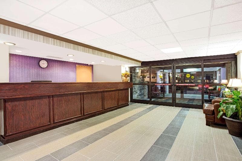 Days Inn By Wyndham Newport News City Ctr 4