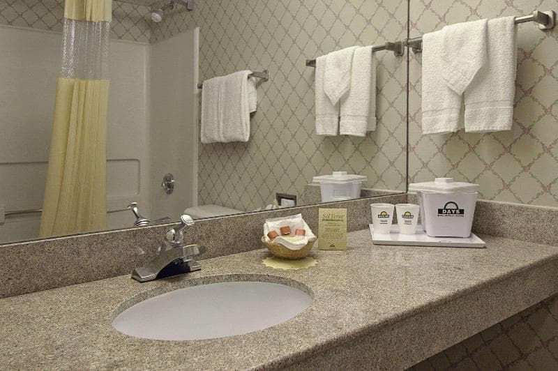 Days Inn By Wyndham Newport News City Ctr 5