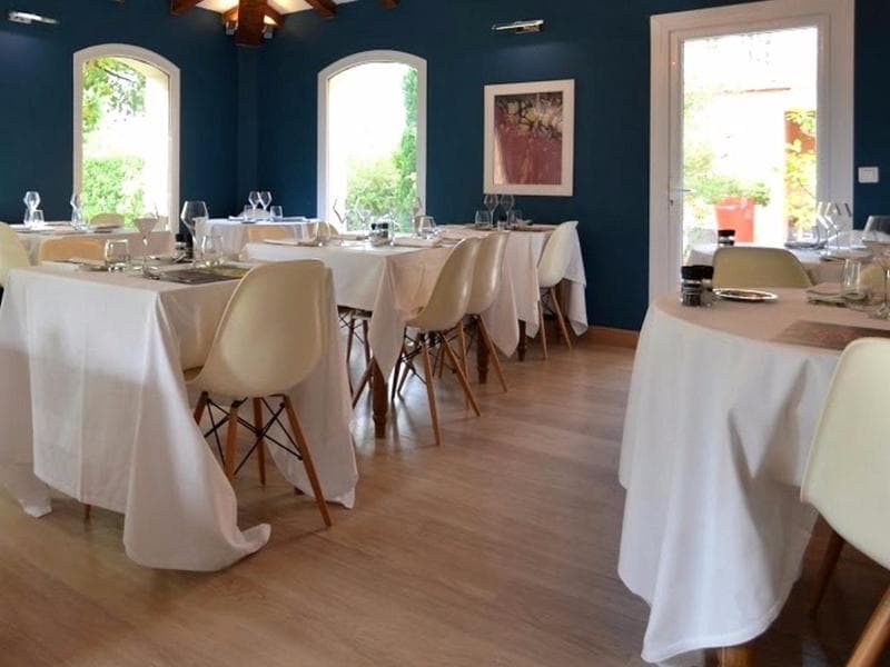 Logis Hotel Des Pins Rest. L'esprit Jardin 5