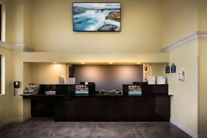 Days Inn by Wyndham Wayne 3