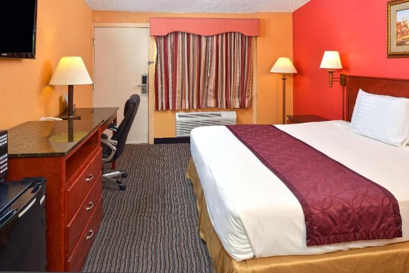Americas Best Value Inn Smithtown Long Island photo 1