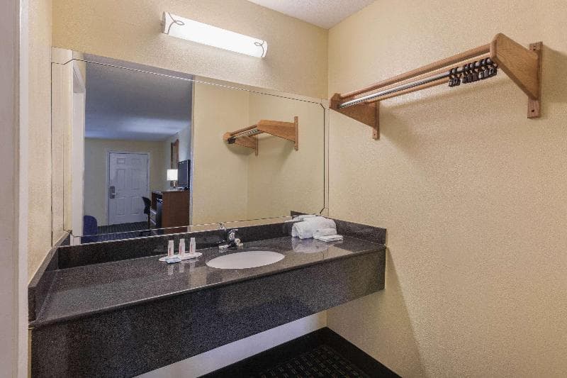 Travelodge by Wyndham Natchitoches photo 1