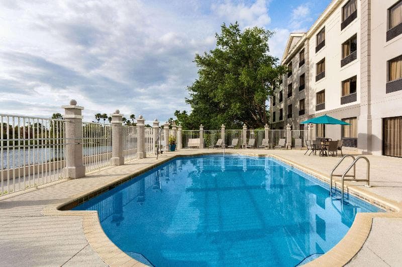 La Quinta Inn & Suites Bonita Springs Naples North 5