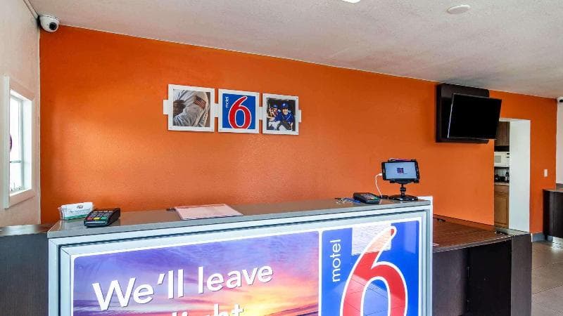 Motel 6 Brunswick 5