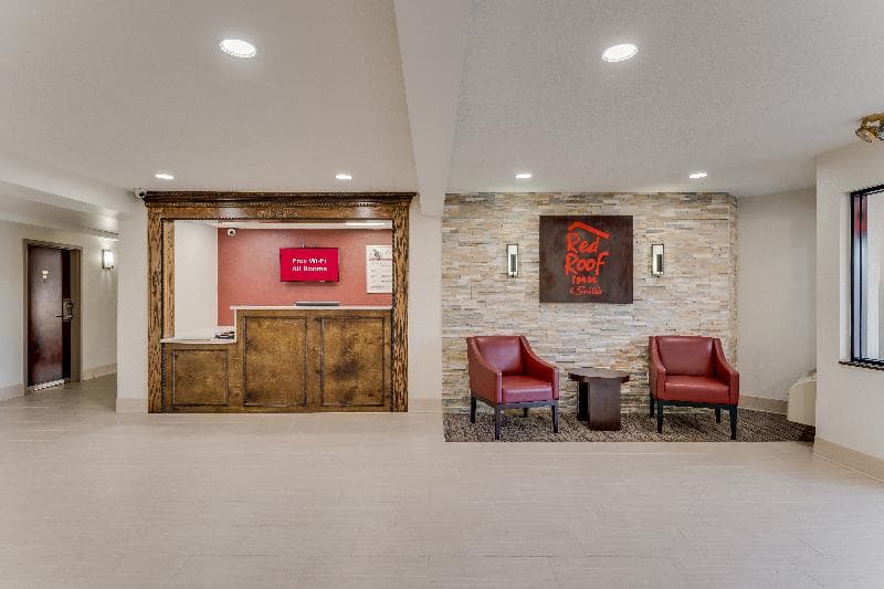 Red Roof Inn & Suites Middletown, RI main