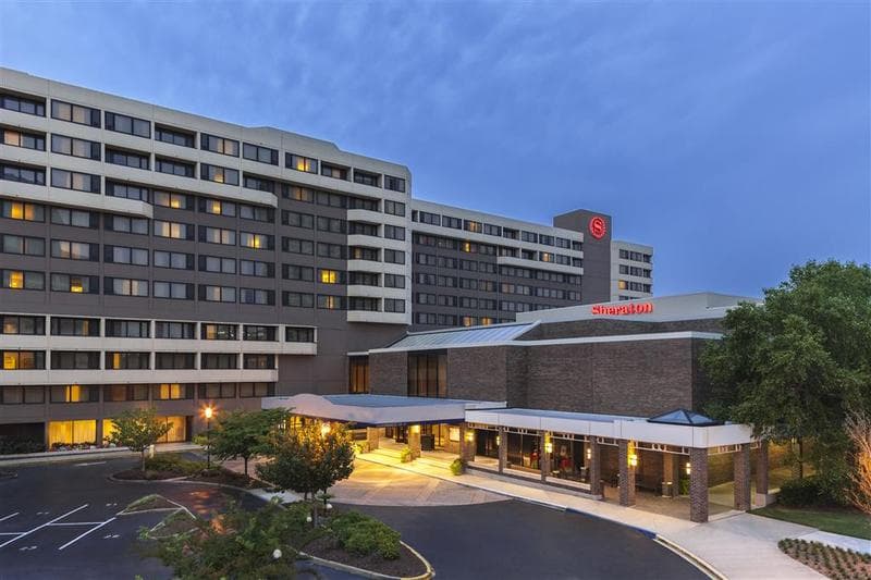 Sheraton Norfolk Waterside 5