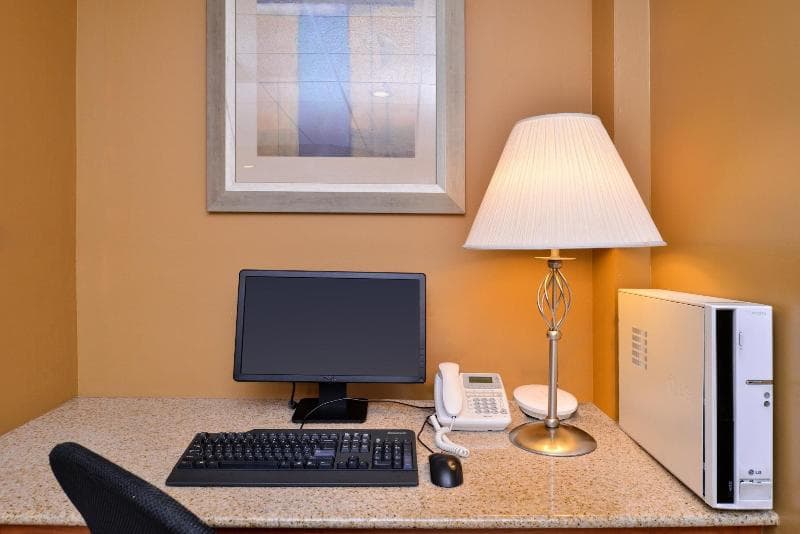Red Roof Inn Sandusky - Milan photo 1