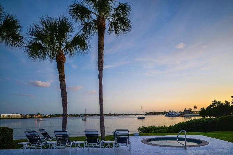 Hilton Vacation Club Charter Club Naples Bay 3
