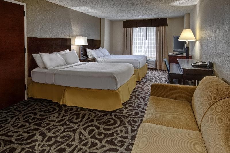 Holiday Inn Express Murfreesboro Central 3