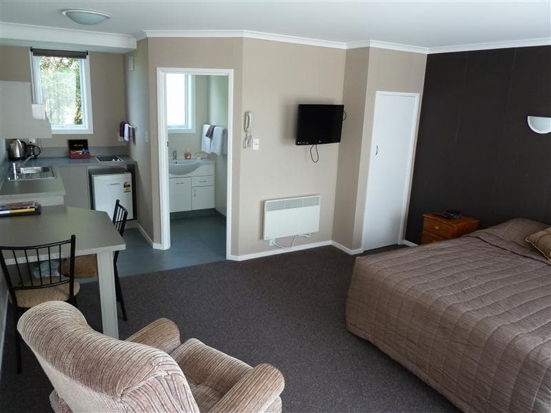 Monarch Motel photo 1