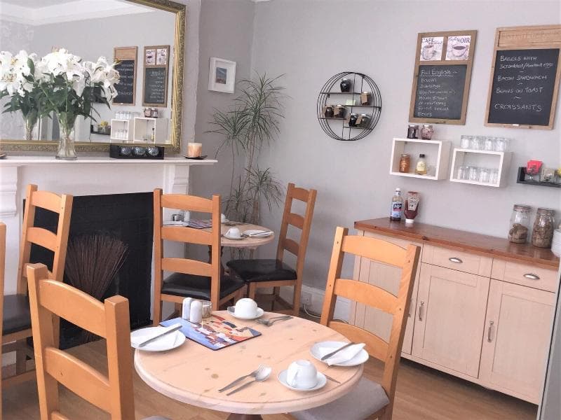 Summer Breeze Guest House - B&B
