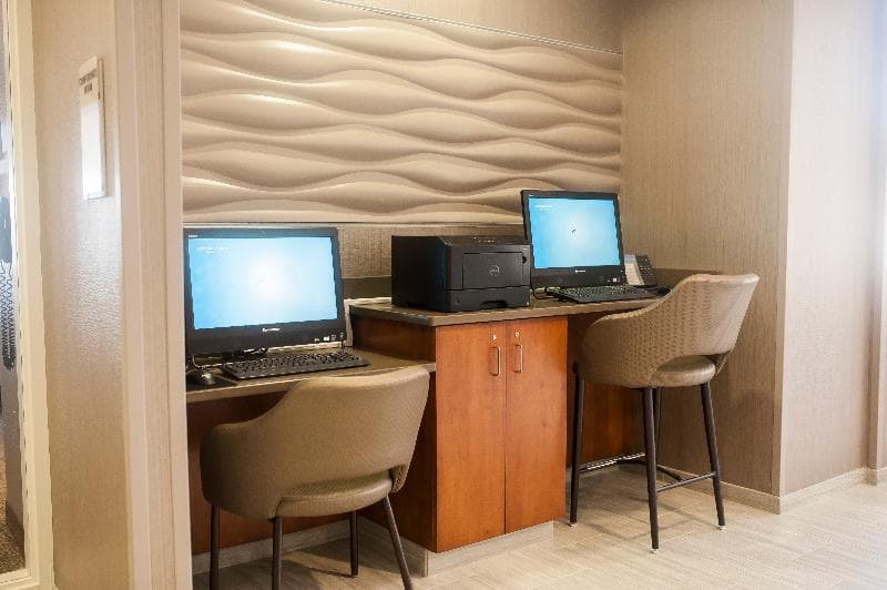 Springhill Suites By Marriott Midtown Cincinnati 4