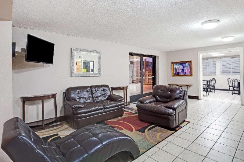 Super 8 by Wyndham Nashville/ Dntn/ Opryland Area 4
