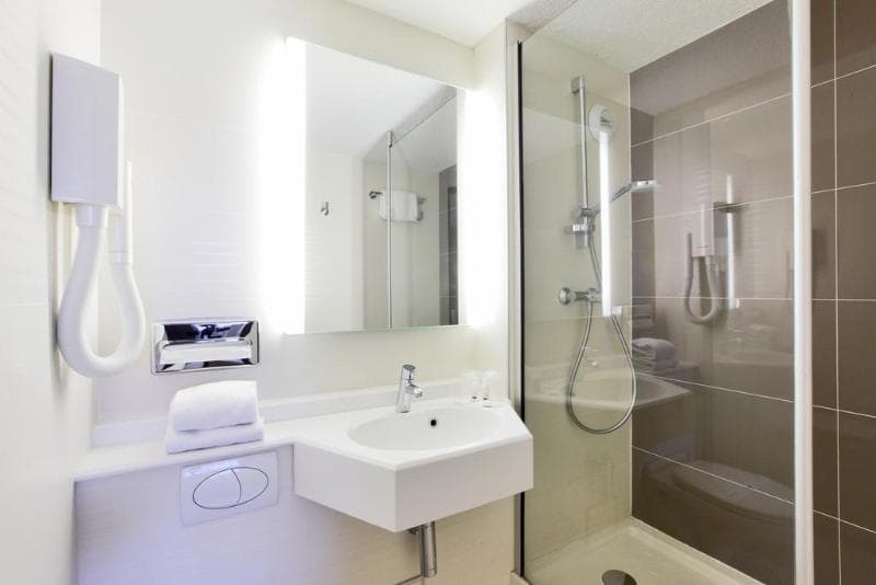 Kyriad Hotel Nevers Centre 5
