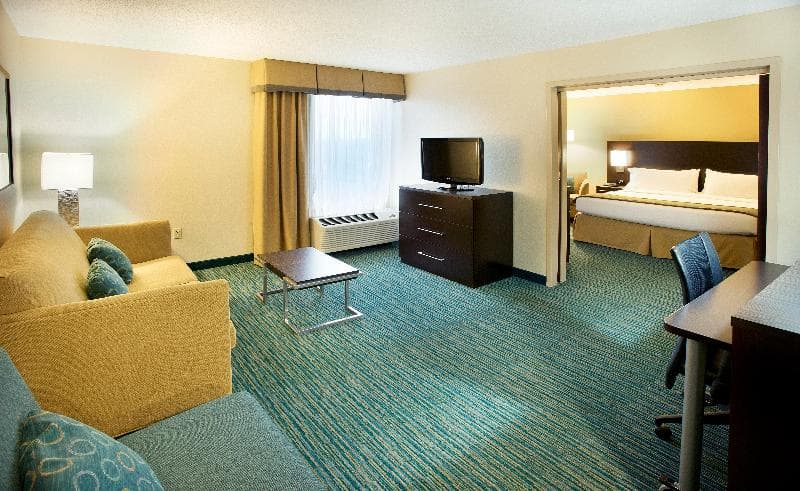Holiday Inn Express Nashville-Hendersonville 4