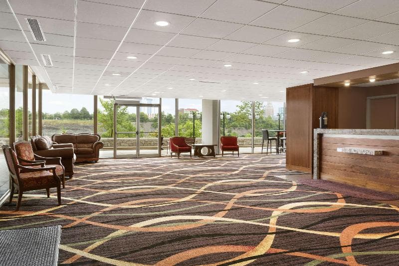 Travelodge By Wyndham Niagara Falls Fallsview 4