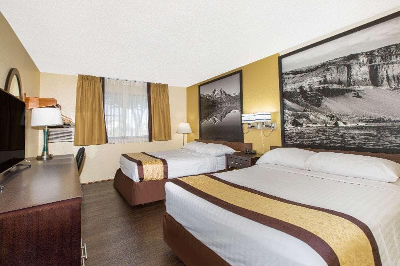 Super 8 By Wyndham Nampa photo 1