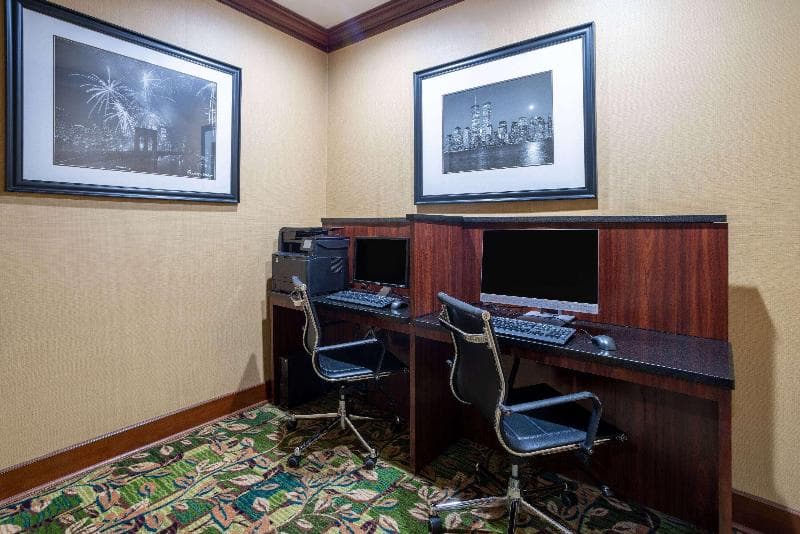 Days Hotel By Wyndham North Bergen/Nyc Area photo 1