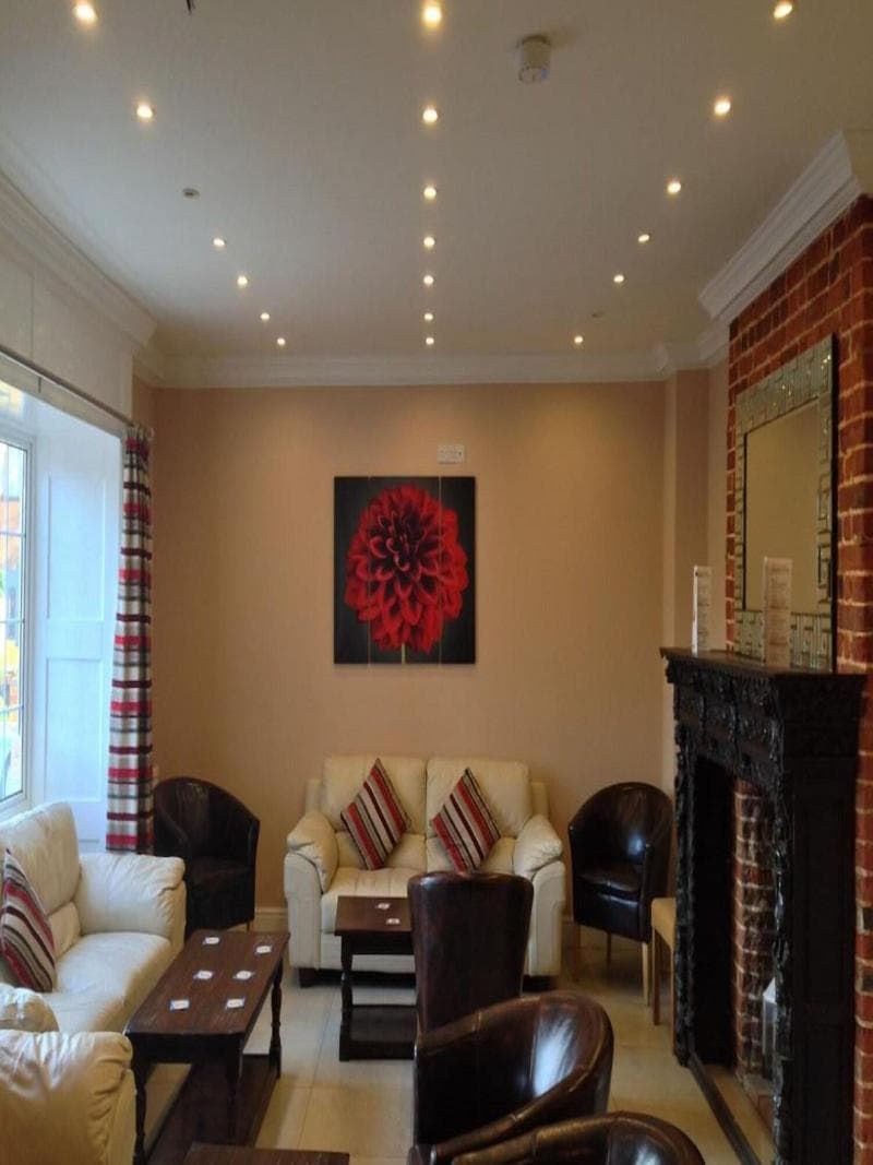 The Royal Hotel 4