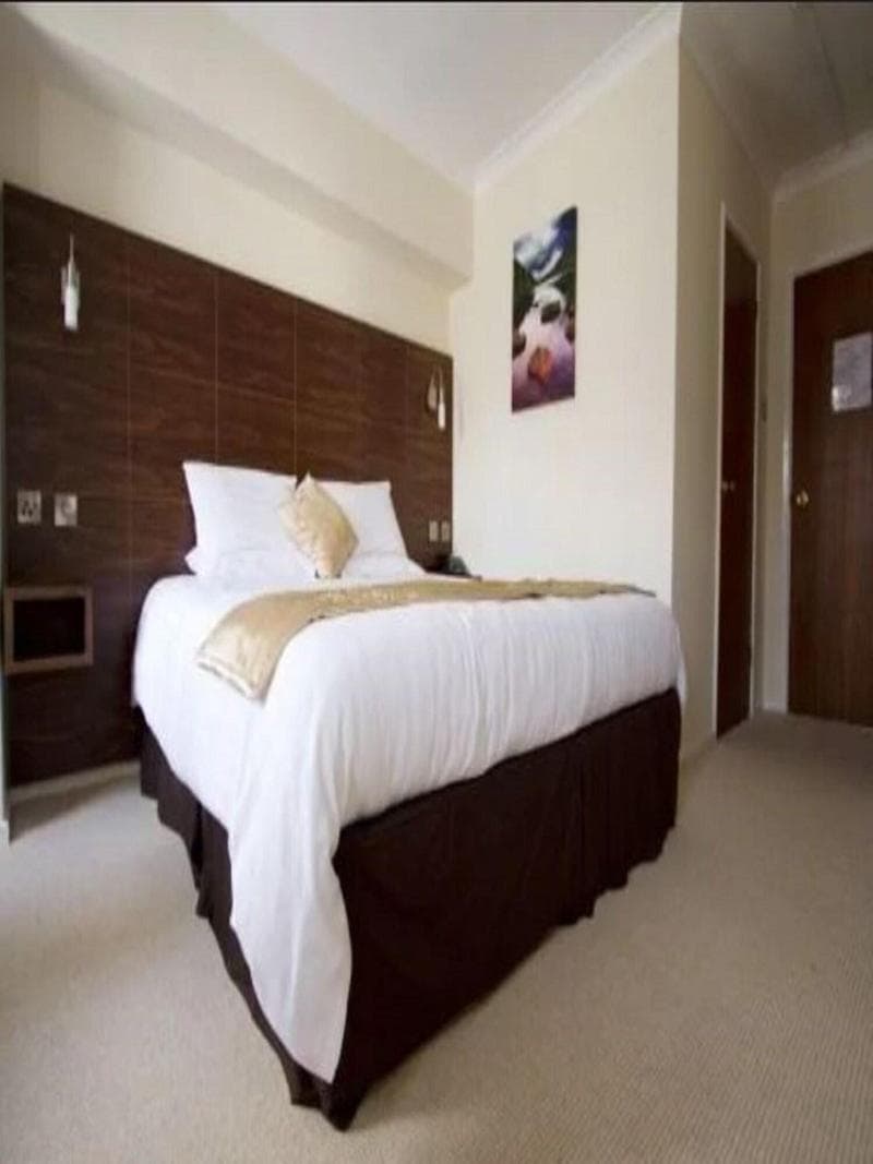 The Royal Hotel 3