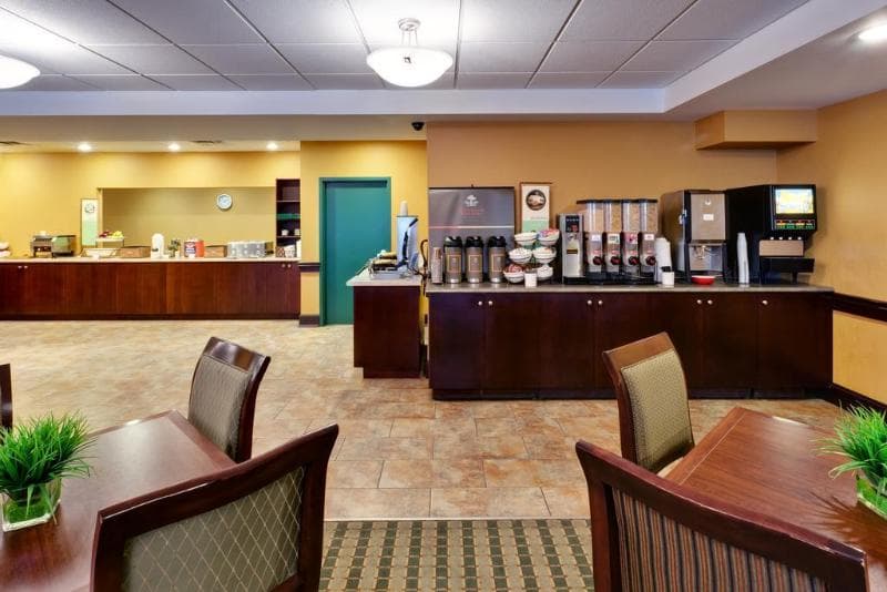 Country Inn & Suites by Radisson, Niagara Falls, ON 4