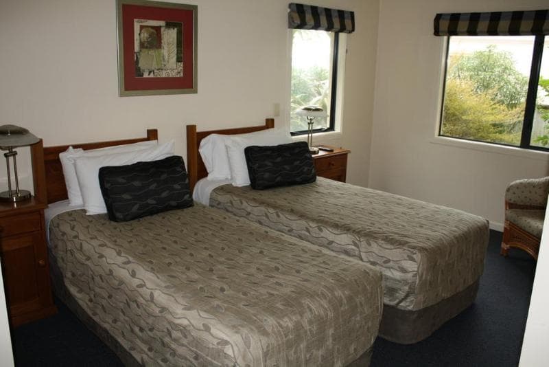 Baycrest Lodge main
