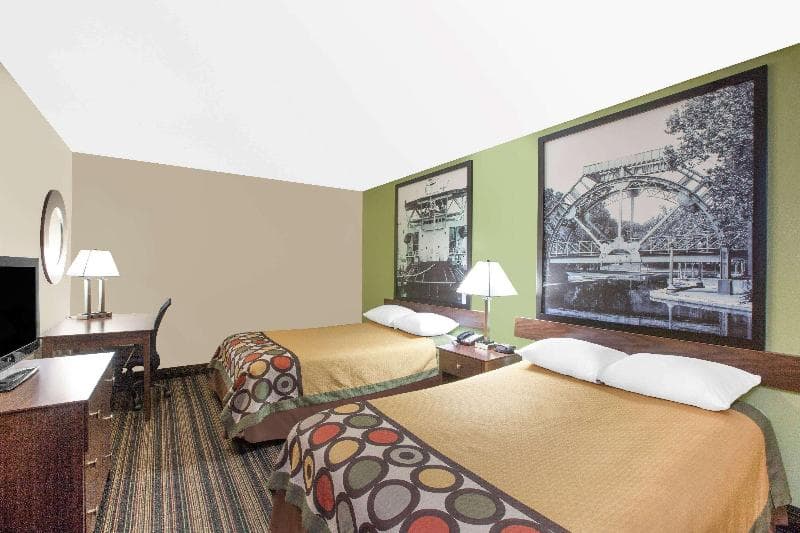 Super 8 by Wyndham Natchitoches 5