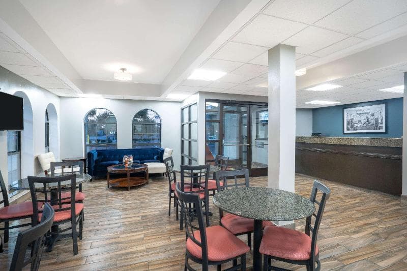 Super 8 By Wyndham Murfreesboro 4